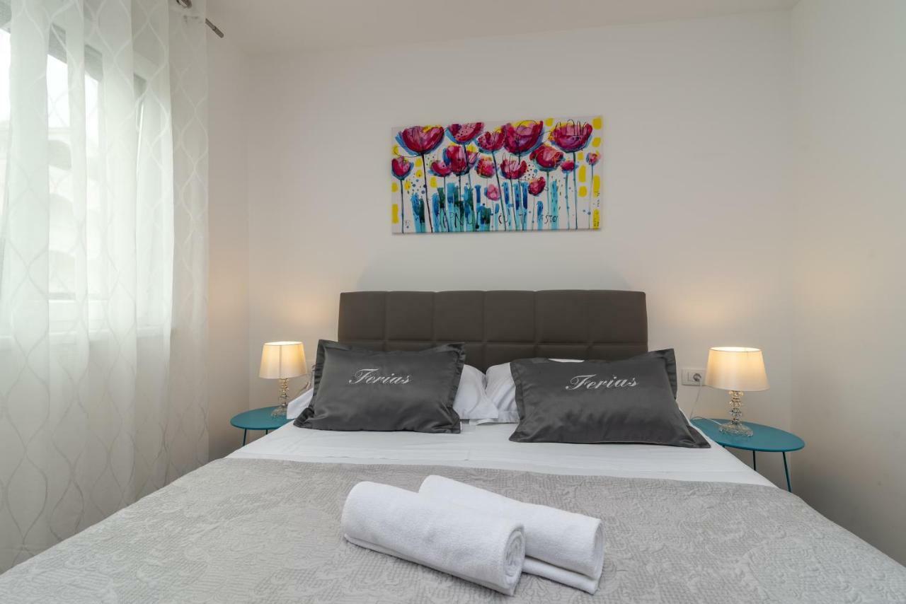 Apartment Ferias Трогир Екстериор снимка