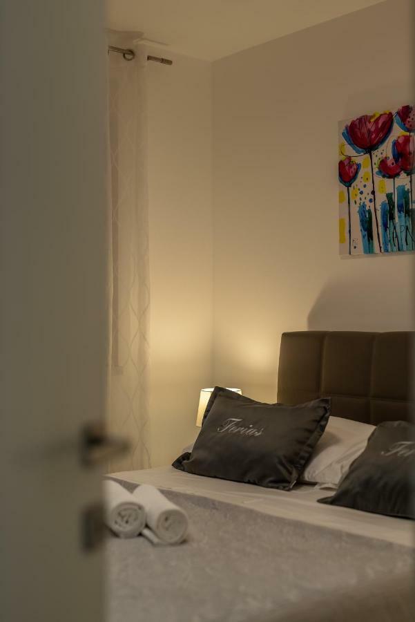 Apartment Ferias Трогир Екстериор снимка