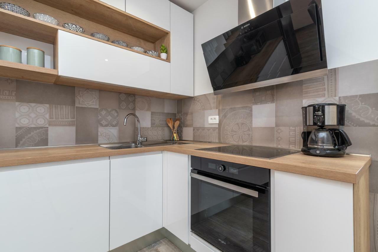 Apartment Ferias Трогир Екстериор снимка