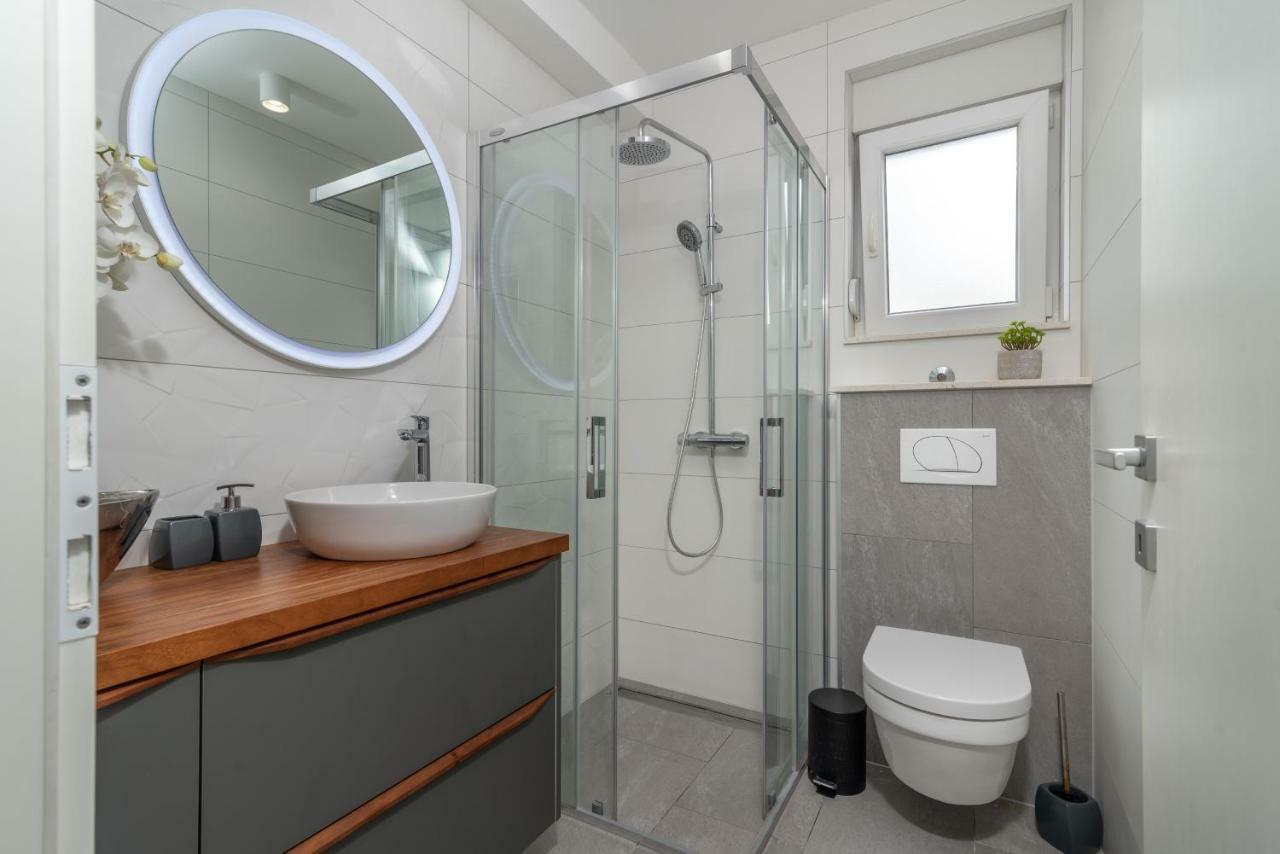 Apartment Ferias Трогир Екстериор снимка