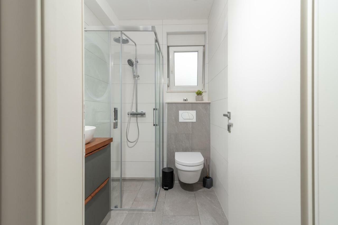 Apartment Ferias Трогир Екстериор снимка
